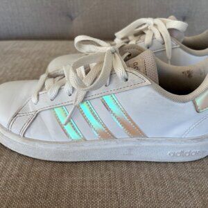 adidas Grand Court 2.0 Sneakers - Girls' Size 2 - White/Iridescent